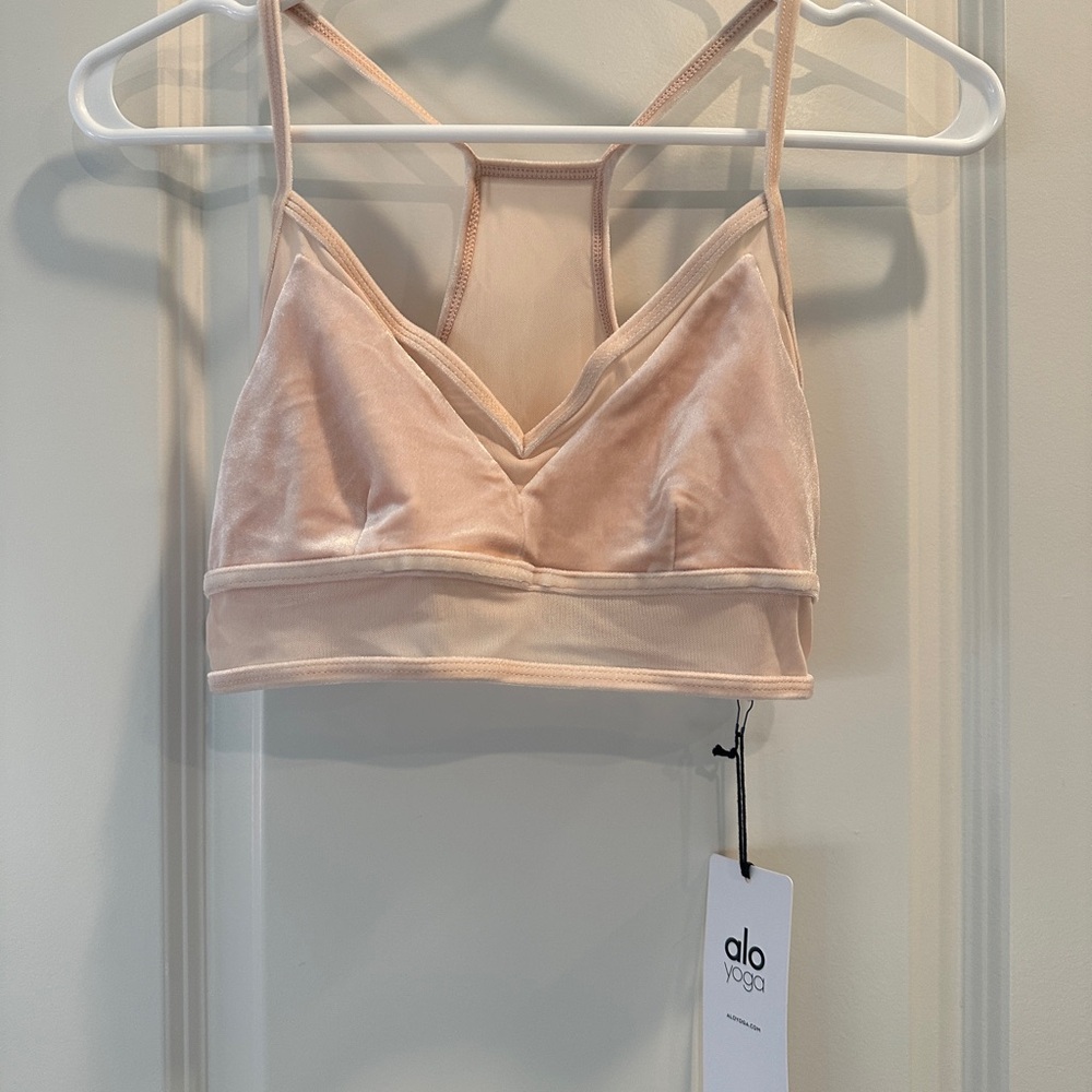 ALO Yoga Women's Soft Pink Sports Bra